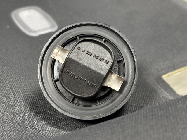 A0000100385 MERCEDES Крышка маслозаливной горловины купить в Тернополь