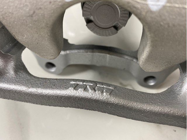 A0004230906 MERCEDES Скоба тормозного суппорта заднего купить в Львов