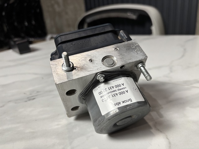 Блок управления ABS A0004312200 MERCEDES