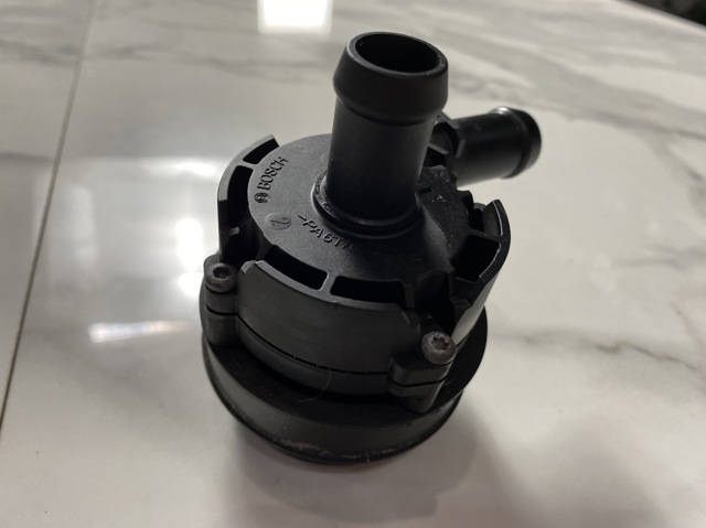MERCEDES A0005000686 Помпа водяная (насос) охлаждения в наличии Харьков
