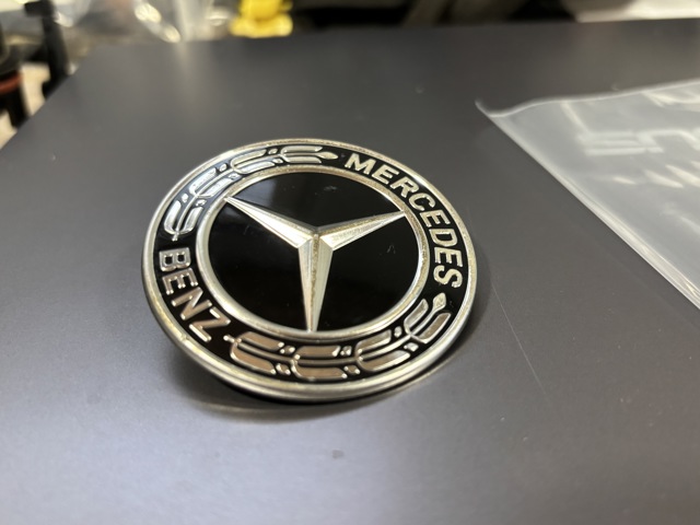 Эмблема капота A0008172605 MERCEDES