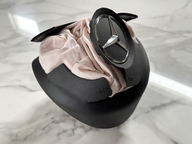 Airbag в мультируль A00086045039116 MERCEDES
