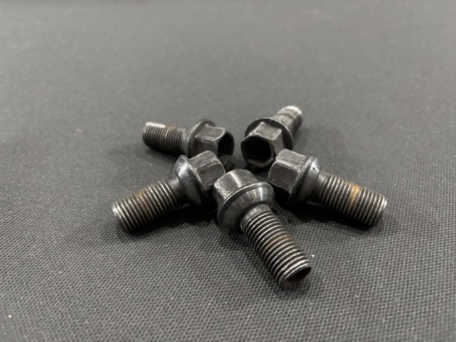 Болты колесные A0009908307 MERCEDES