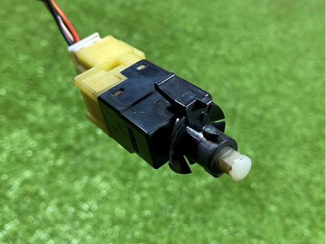 A0015456709 MERCEDES Датчик стоп сигнала купить в Тернополь