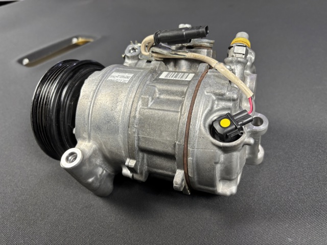 Компрессор системы кондиционирования A0038304460 MERCEDES
