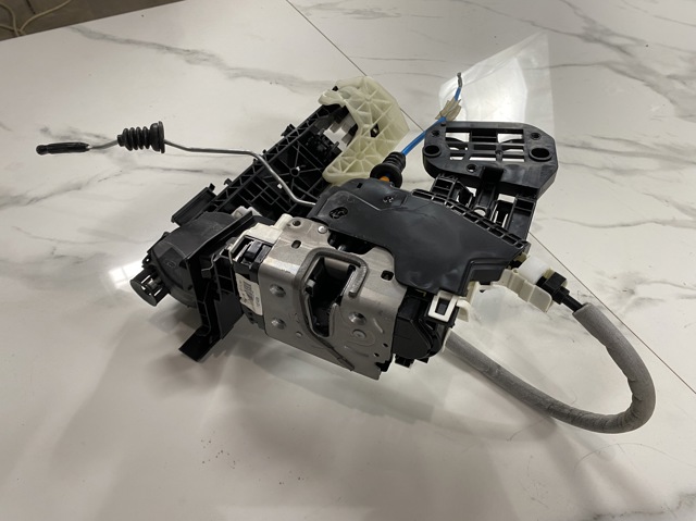 A0997201901 MERCEDES Замок двери передней левой купить в Ужгород