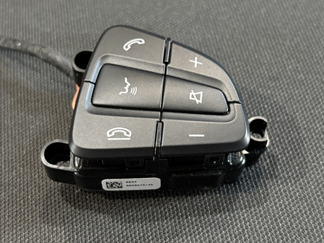Блок кнопочных переключателей рулевого колеса A09990507009107 MERCEDES