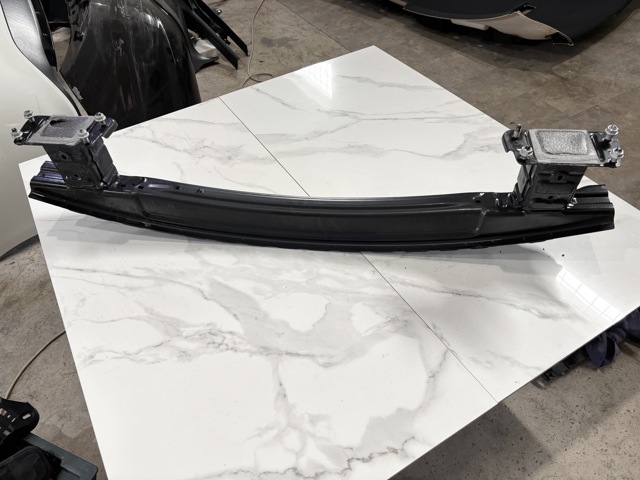 A1176100014 MERCEDES Усилитель заднего бампера купить в Ирпень