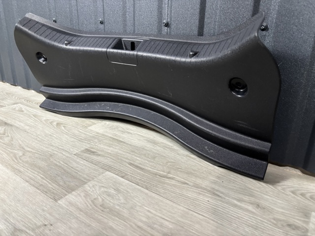 MERCEDES A11769051009051 Облицовка задней панели багажника в наличии Винница