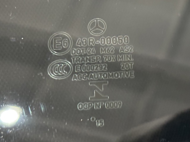 A1177250210 MERCEDES Стекло двери передней правой купить в Львов