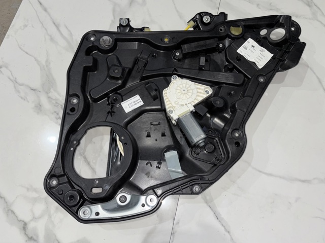 Стеклоподъемник задней правой двери A1177300279 MERCEDES