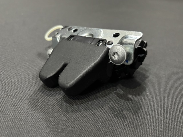 Замок крышки багажника A1177500085 MERCEDES