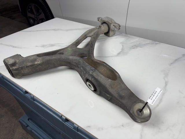 MERCEDES A1643301807 Рычаг передней подвески нижний правый в наличии Каменское