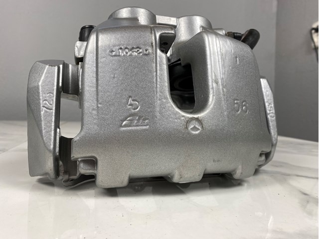 MERCEDES A1644201883 Суппорт тормозной передний правый в наличии Черкассы
