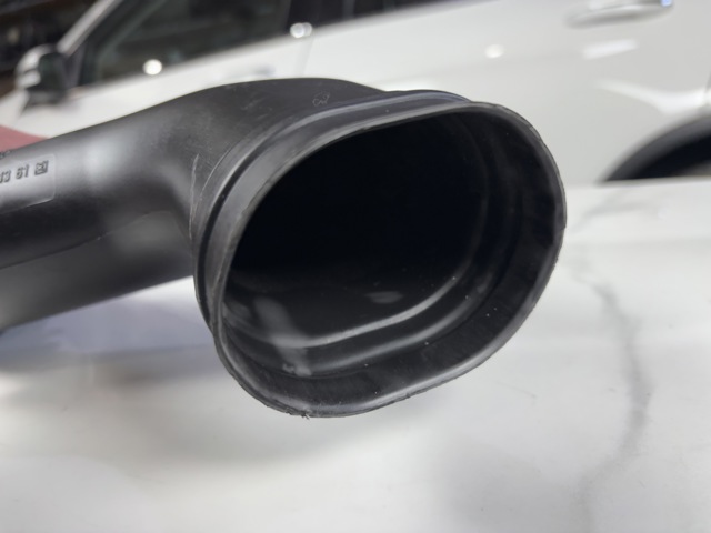 MERCEDES A1645051361 Патрубок воздушный, выход воздушного фильтра в наличии Запорожье