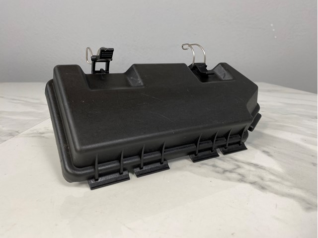 Крышка блока предохранителей A1645400782 MERCEDES