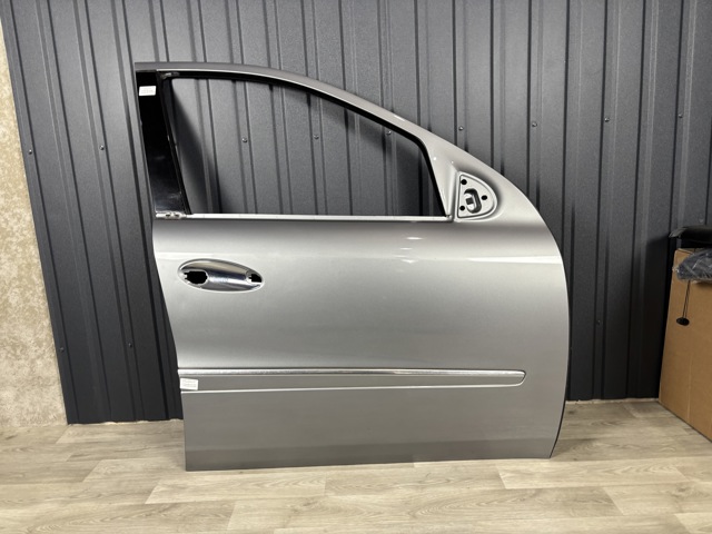 Пассажирская передняя дверь A1647201005 MERCEDES