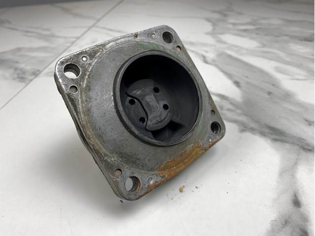 MERCEDES A1662400618 Подушка коробки передач в наличии Черновцы
