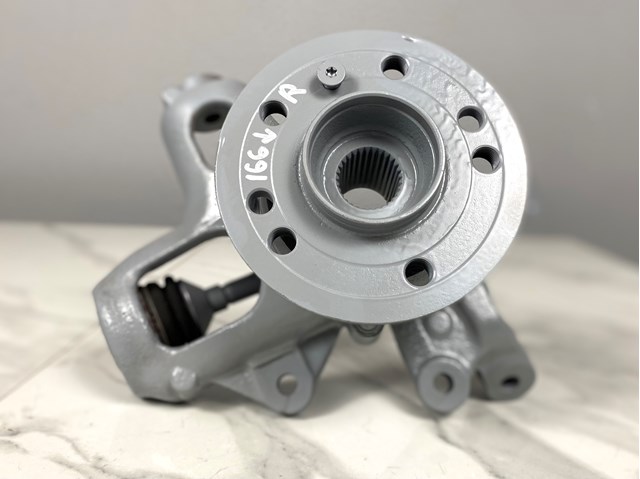 Цапфа поворотная правая A1663500508 MERCEDES