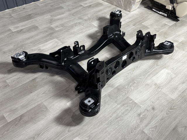 A1663504900 MERCEDES купить в Черновцы