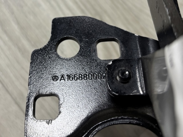 A1668800028 MERCEDES Петля капота правая купить в Одесса