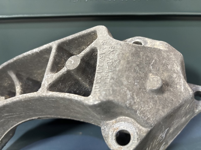 A1692410301 MERCEDES Балка крепления коробки передач купить в Винница