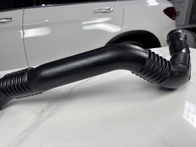 A1695200401 MERCEDES Патрубок интеркулера купить в Николаев