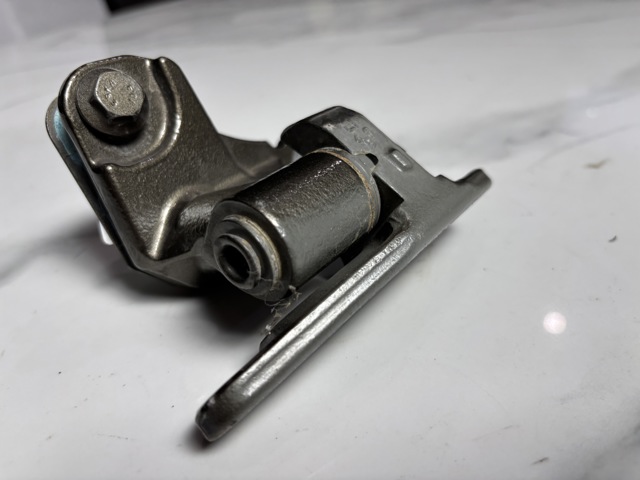 A1697300337 MERCEDES Петля двери задней левой купить в Запорожье