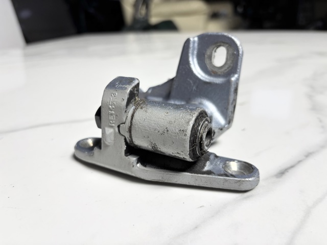 A1697300437 MERCEDES купить в Полтава