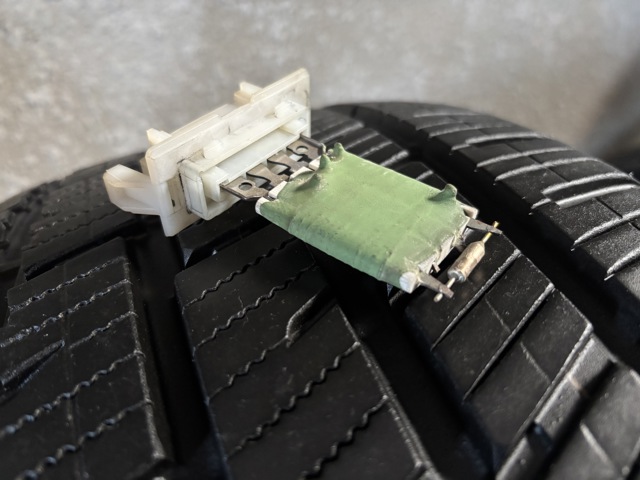 Реле печки A1698200397 MERCEDES