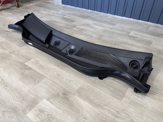 Водосток лобового стекла, жабо A1768300013 MERCEDES