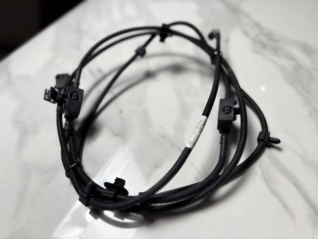 Веерная форсунка омывателя A1768600092 MERCEDES