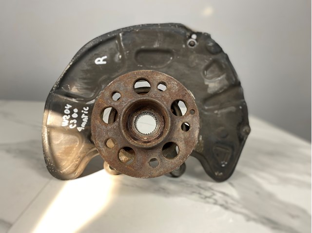 MERCEDES 2043323401 Цапфа передняя правая в наличии Ирпень