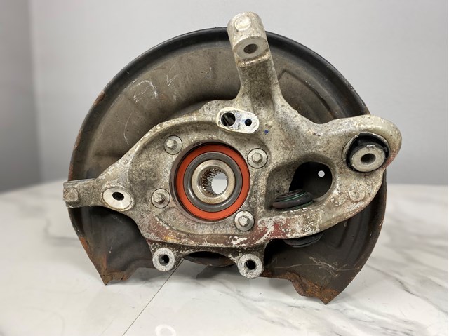 Цапфа поворотного кулака A2043500341 MERCEDES