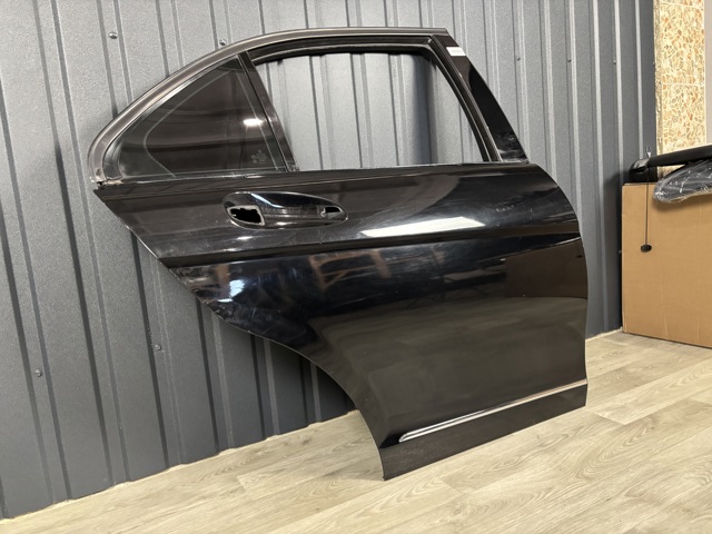 Дверь задняя, правая A2047302200 MERCEDES