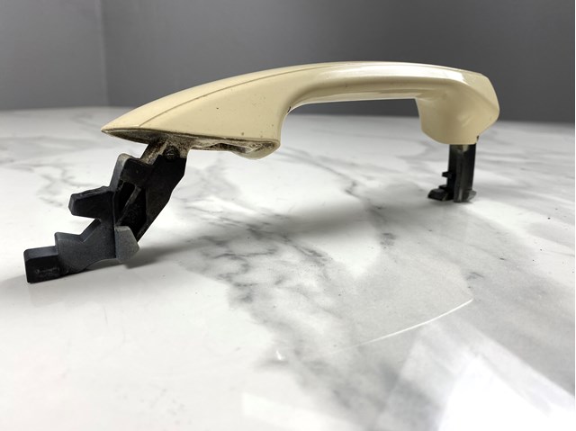 Дверная ручка правая пассажирская A2047600270 MERCEDES