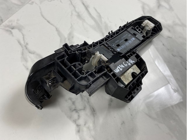 A2047601634 MERCEDES Держатель наружной ручки двери правых дверей купить в Львов