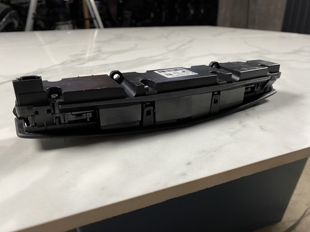 MERCEDES 2048705910 Блок кнопок центральной консоли в наличии Харьков