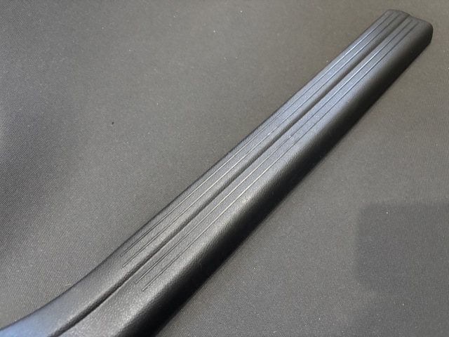 MERCEDES A24668056029H68 Обшивка порогов кузова внутренняя правая в наличии Киев