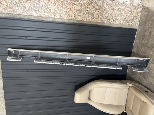 MERCEDES A2466980654 Накладка (молдинг) порога наружная правая в наличии Полтава