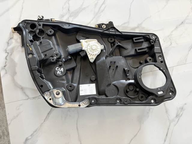 Стеклоподъемник передней двери A2467200179 MERCEDES