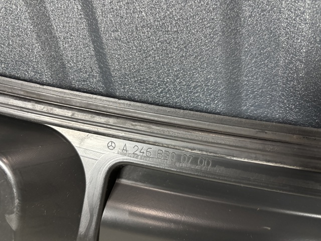 MERCEDES A2468300700 Водосток лобового стекла, жабо в наличии Кривой Рог