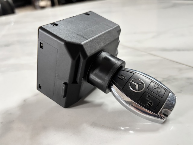 Замок зажигания A2469055801 MERCEDES