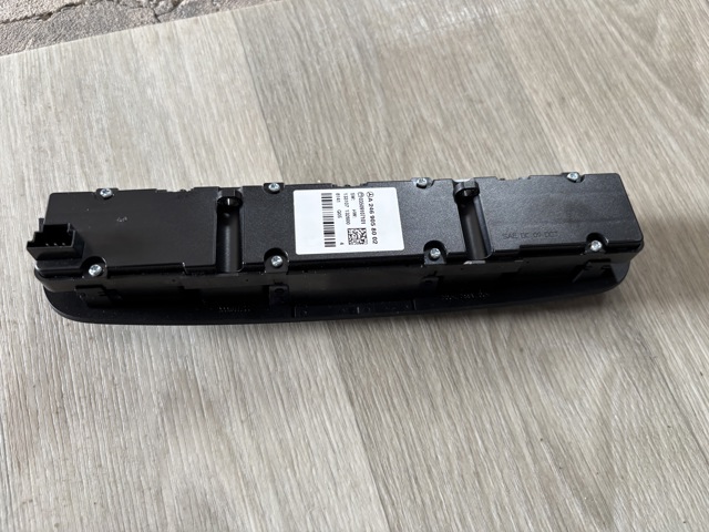 A24690580022A17 MERCEDES Блок кнопок центральной консоли купить в Павлоград