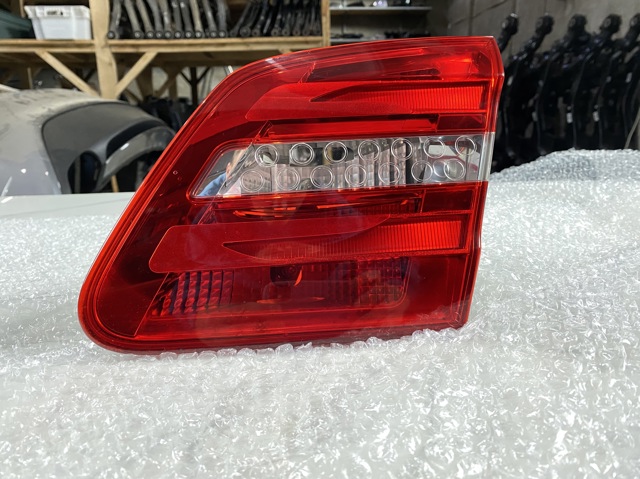 Фонарь задний правый, внутренний A2469066400 MERCEDES