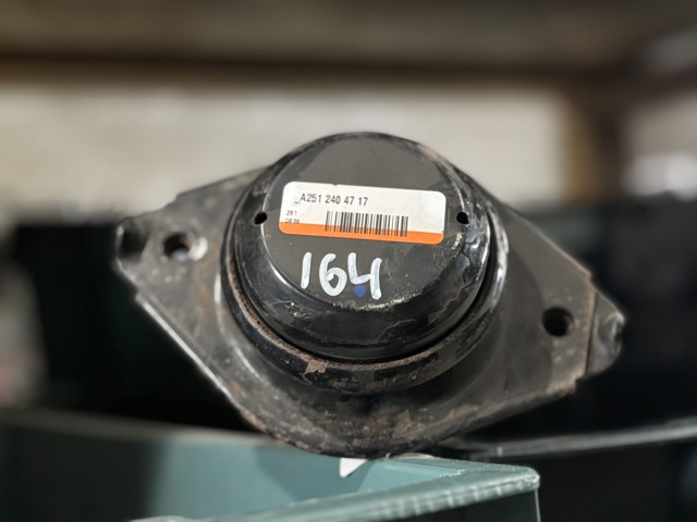 MERCEDES A2512404717 Подушка (опора) двигателя левая/правая в наличии Ровно