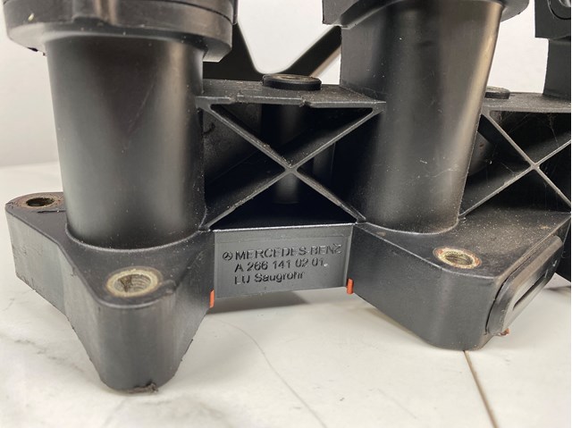 MERCEDES A2661410201 Коллектор впускной в наличии Павлоград