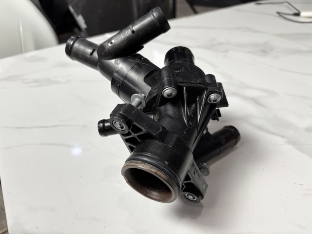 A2702000415 MERCEDES Термостат купить в Кривой Рог