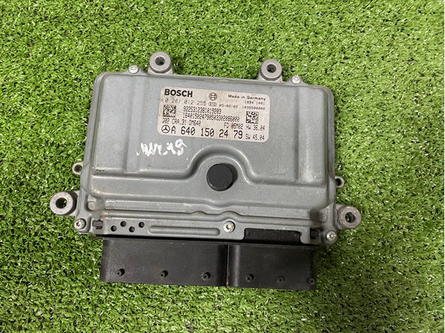 Компьютер двигателя A6401502479 MERCEDES