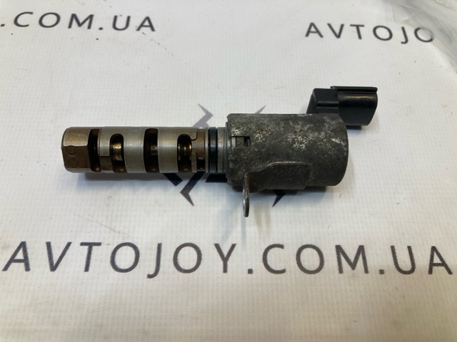 Клапан электромагнитный положения (фаз) распредвала, левый 1028A021 MITSUBISHI